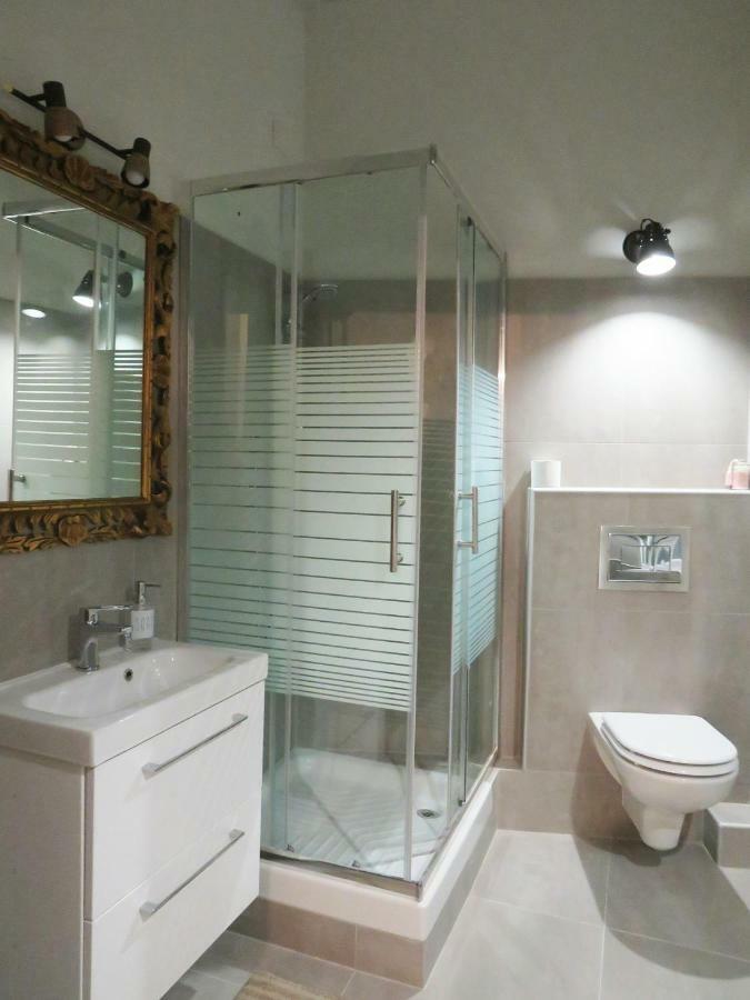 Central Chic Apartment เจนัว ภายนอก รูปภาพ