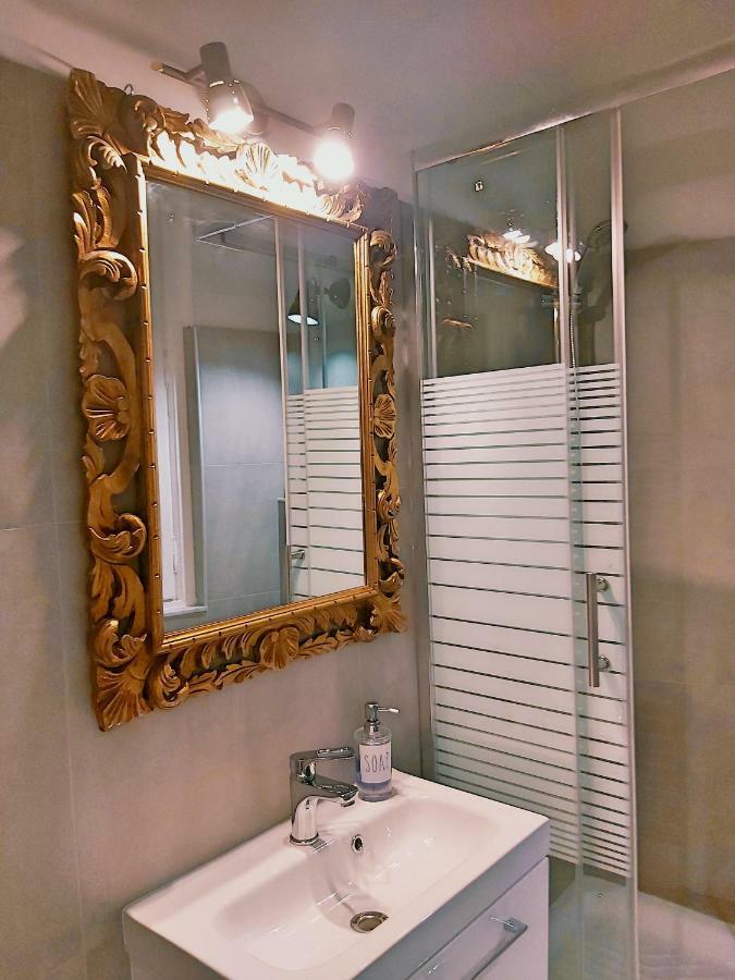 Central Chic Apartment เจนัว ภายนอก รูปภาพ
